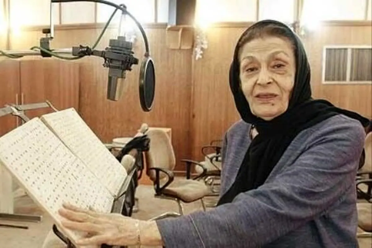 خانم ژالو علو، به این دلیل، گردن تمام بچهها حق دارید