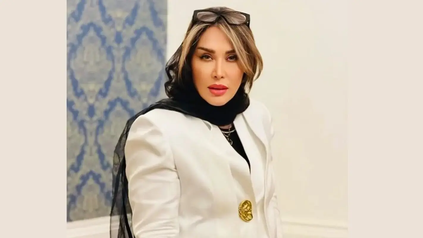 استایل شیک سارا منجزی پور در کنار شوهر معروفش / رنگ چشمانش هوش از سر محمد علیزاده برد !