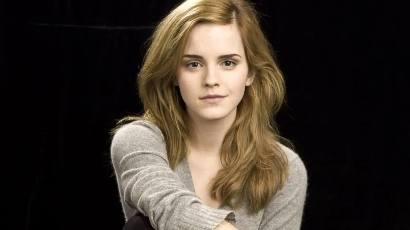 استایل شیک و پاییزی ستاره هری پاتر / هرمیون گرنجر در خیابان های پاریس (عکس)