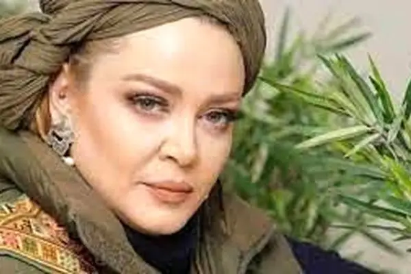 استایل شیک بهاره رهنما با شال سبز در جمع دوستان + عکس