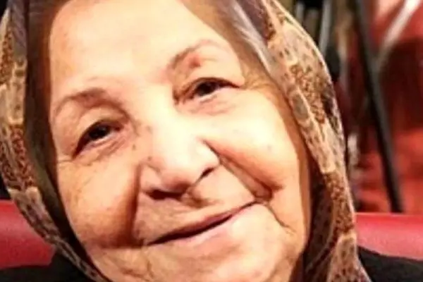 عکس جنجالی از رقیه چهره‌آزاد، مادر سینمای ایران، و نوه معروفش