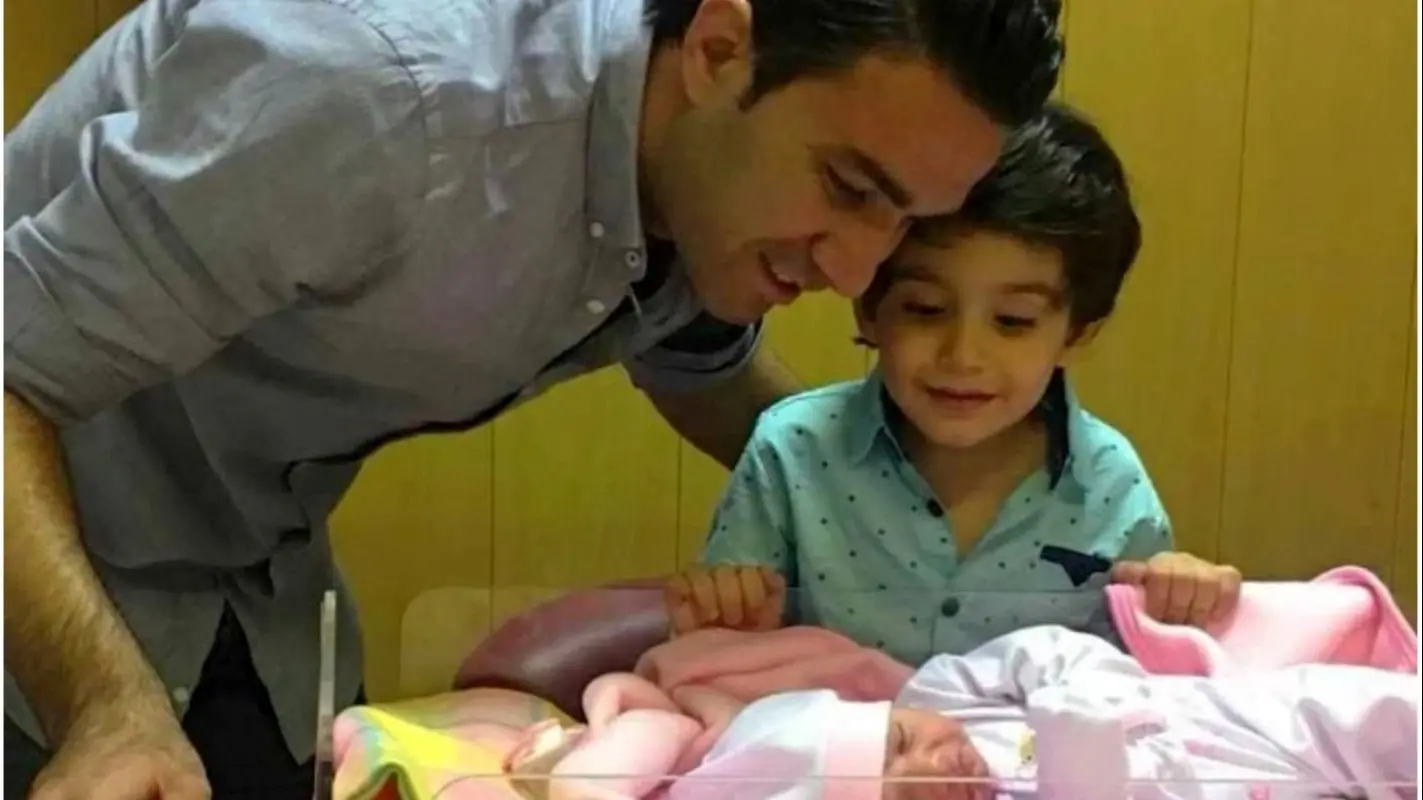 نام شیک فرزندان جواد نکونام / مثل بلبل اسپانیایی حرف می زنند