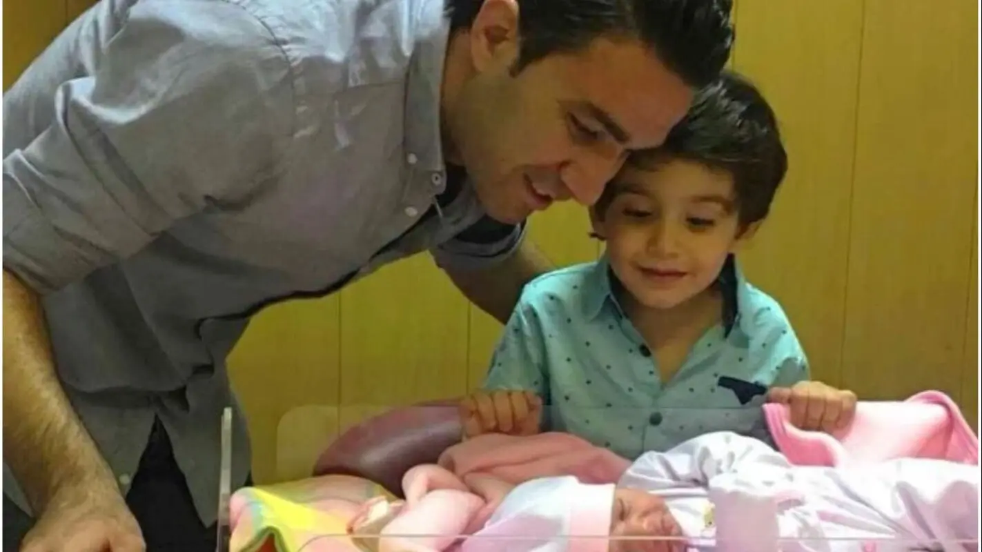 نام شیک فرزندان جواد نکونام / مثل بلبل اسپانیایی حرف می زنند