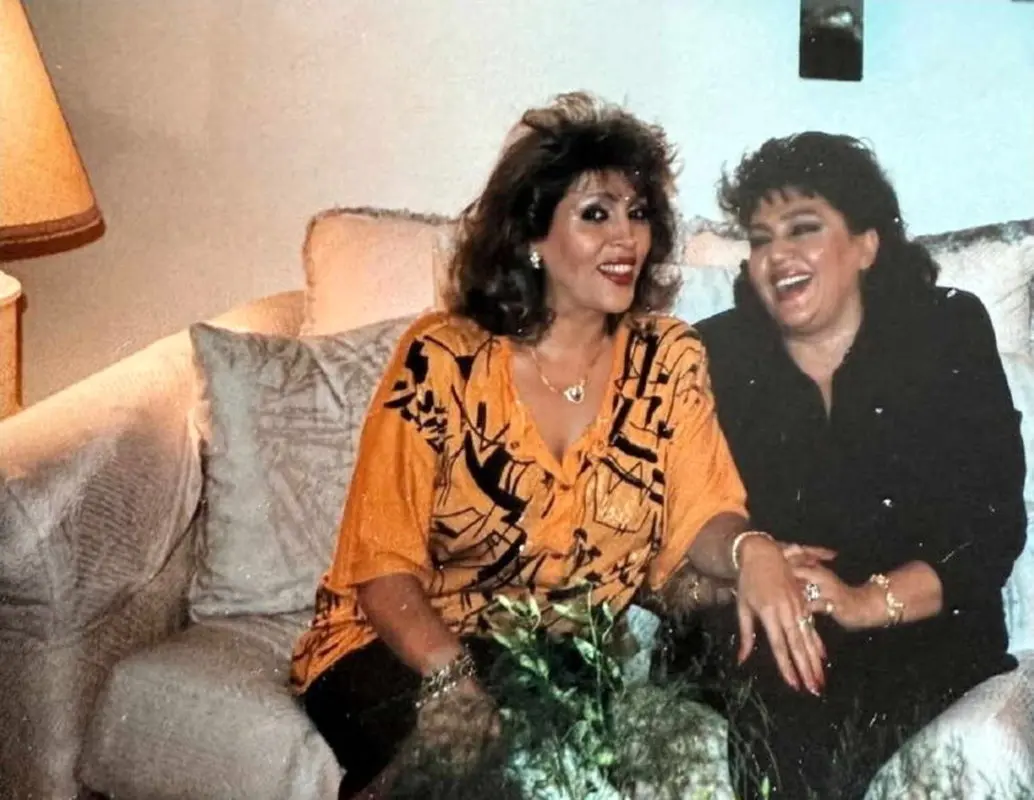 خانه مجلل مهستی در 50 سال پیش، کنسول زیبا و استایل شیک خواننده محبوب