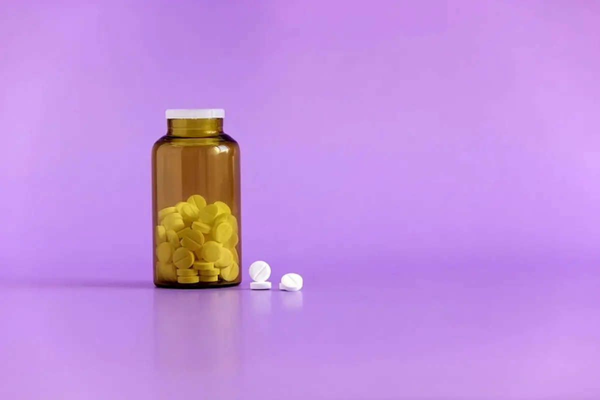 متفورمین برای درمان تنبلی تخمدان (سندرم تخمدان پلی کیستیک) دختران مجرد چه تاثیر و عوارضی دارد؟