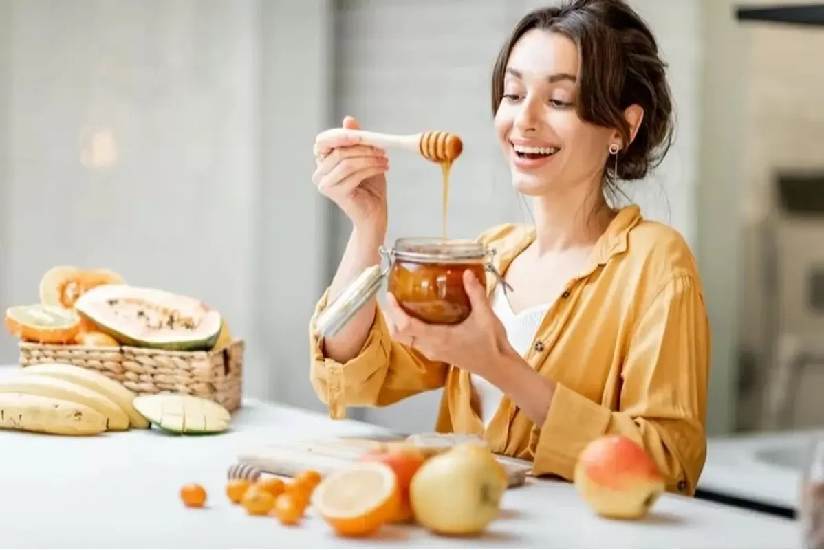 خوردن ترکیب عسل و آب گرم، مفید یا مضر؟