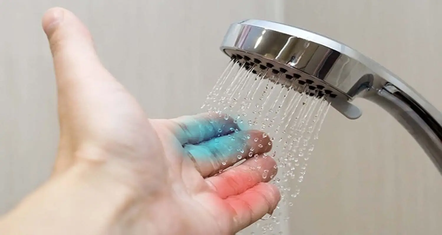 دوش آب گرم یا آب سرد؟ کدام برای بدن مفیدتر است؟