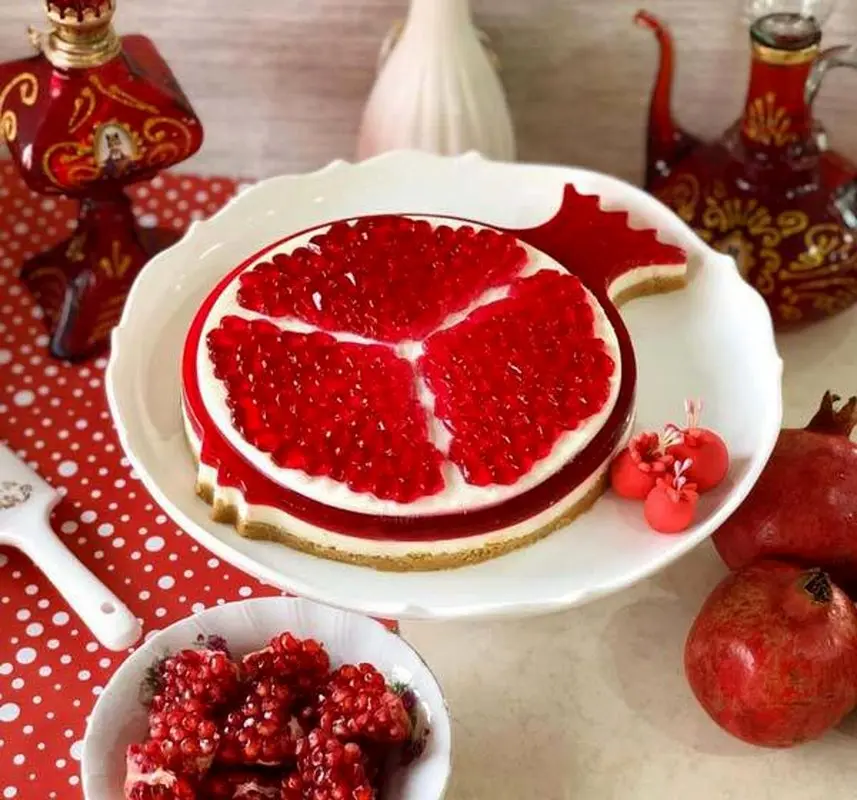 طرز تهیه چیز کیک انار بدون فر برای دورهمی شب یلدا