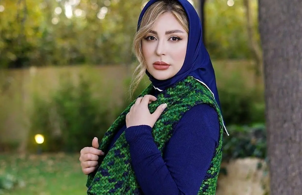 عکس شکار شده نیوشا ضیغمی در یک پاساژ / چاق شدن باورنکردنی خانم بازیگر!