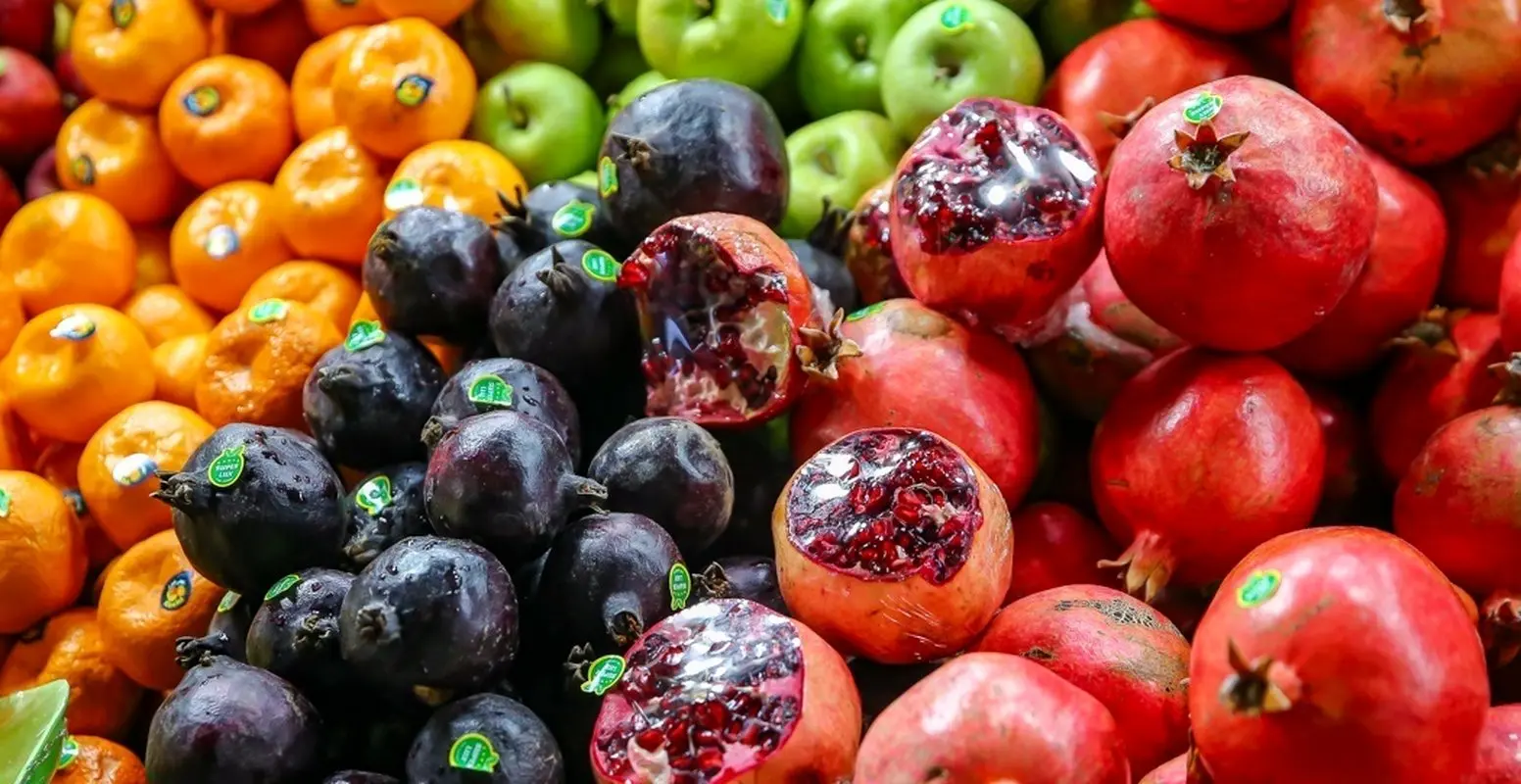 بازار داغ خرید «شب یلدا» در خیابان های تهران