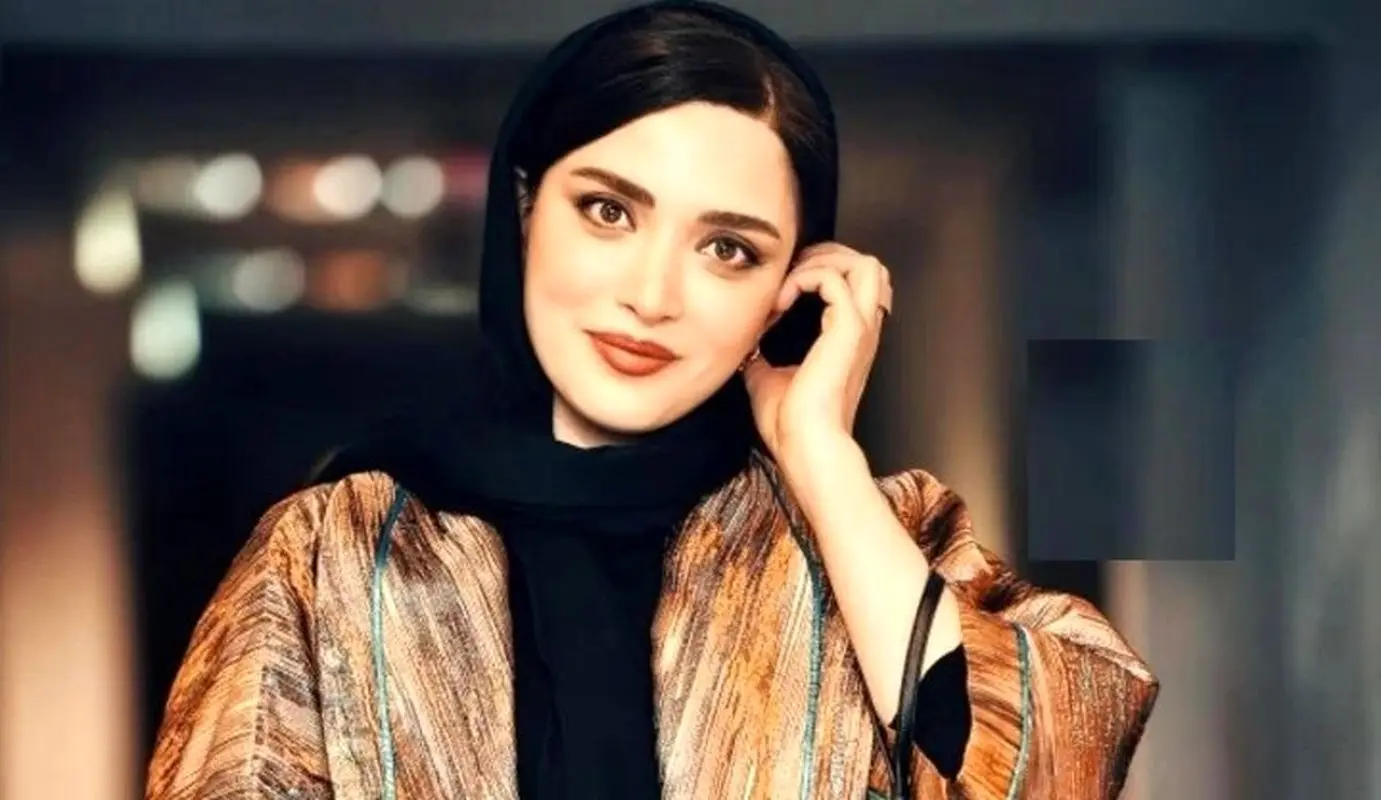 استایل دخترانه زمستونی بهنوش طباطبایی / ست بازیگر محبوب با هودی قرمز رنگ + عکس