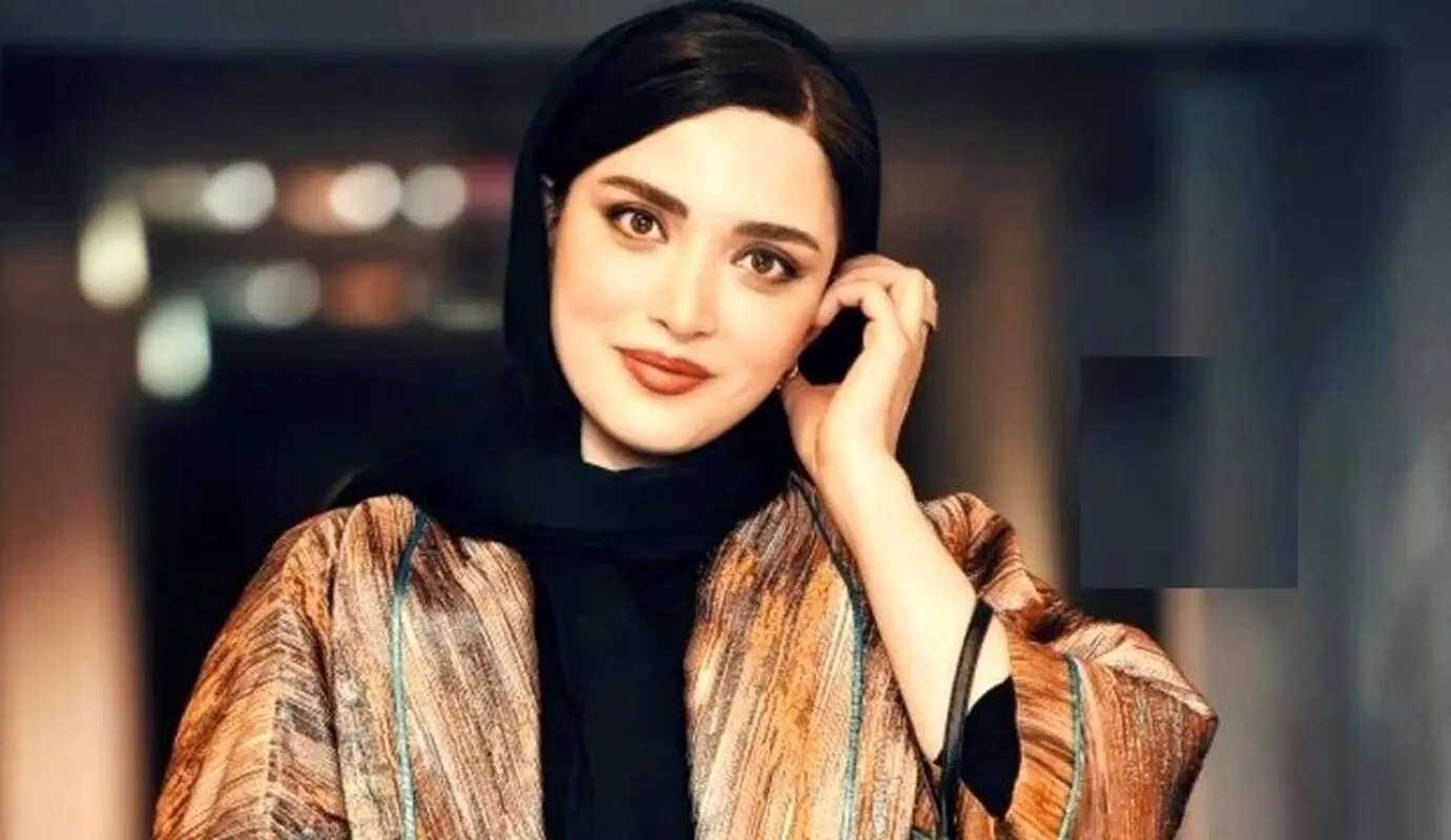 استایل دخترانه زمستونی بهنوش طباطبایی / ست بازیگر محبوب با هودی قرمز رنگ + عکس