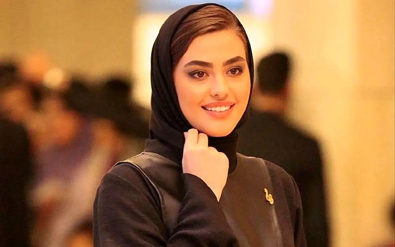 قدیمی‌ترین عکس ریحانه پارسا لو رفت / خانم بازیگر با لباس مجلسی عروسکی! + عکس