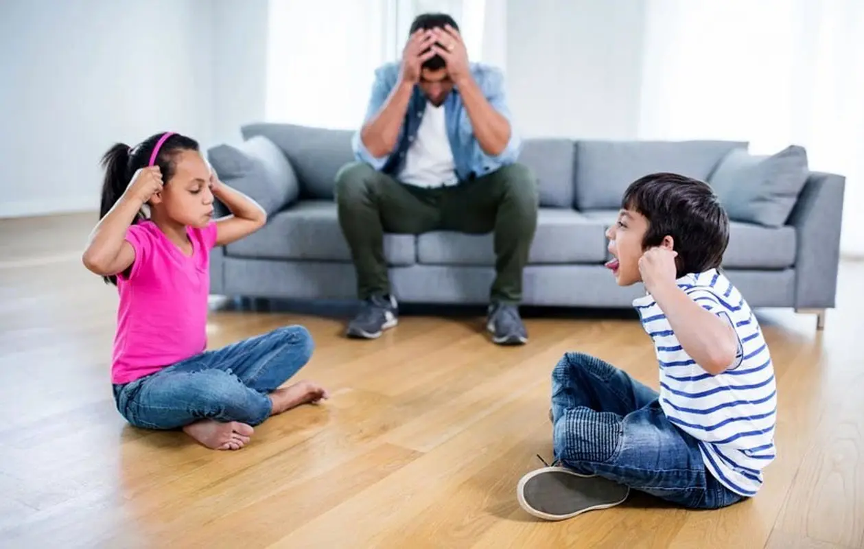 9 اشتباه مهلک والدین هنگام دعوای فرزندان/ پدرو مادرها توجه کنید!