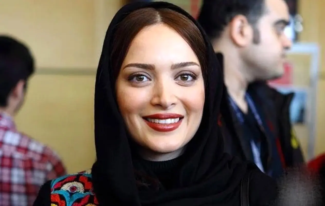 استایل زمستونی صورتی بهنوش طباطبایی / خانم بازیگر در کنار خواننده معروف! + عکس