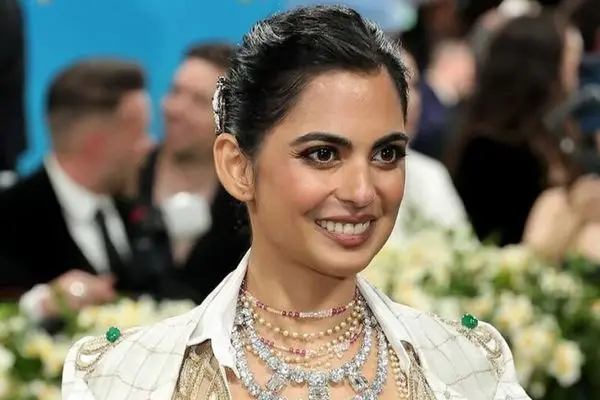 این دختر ثروتمندترین جوان آسیایی است (عکس)