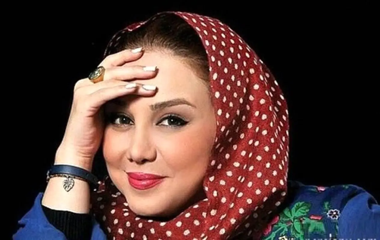 استایل عجیب و وحشتناک بهنوش بختیاری در کنار بادیگاردهایش سوژه خنده و انتقاد شد (عکس)