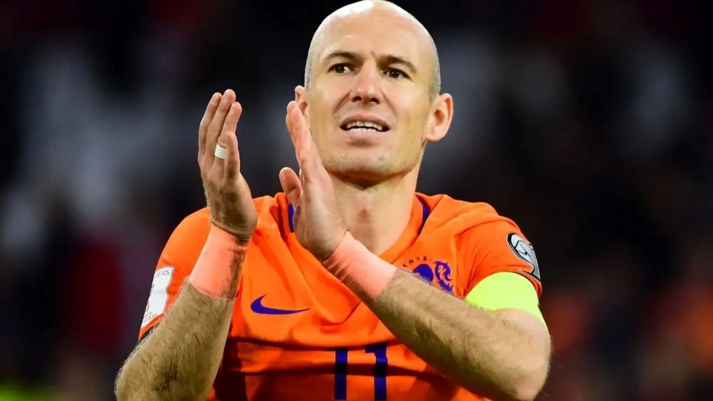 تغییر رشته فوتبالیست مشهور در 41 سالگی (عکس)