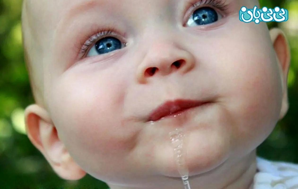 علت آبریزش دهان کودک