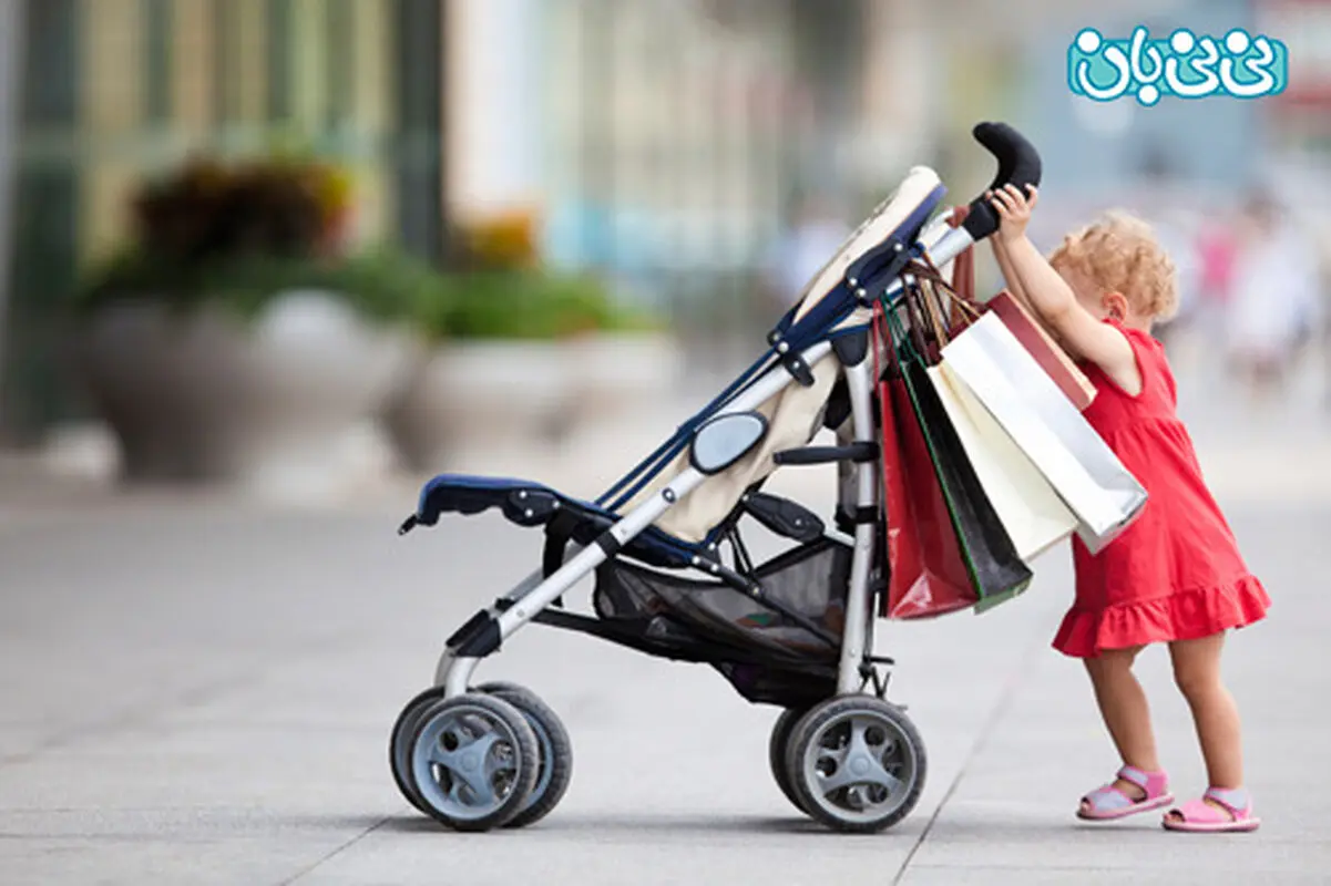 کالسکه برای کودک، مفید است یا مضر؟
