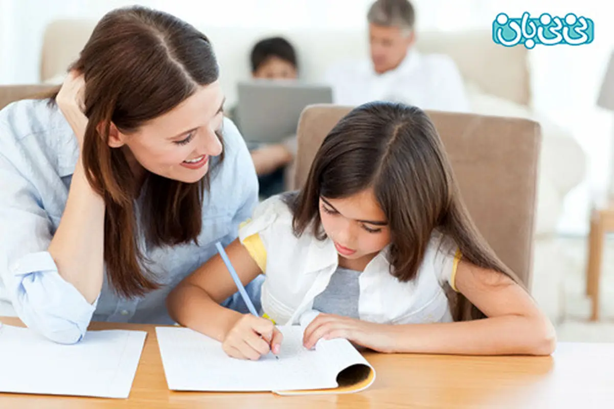 انجام دادن تکالیف مدرسه، کودکان را تشویق کنید