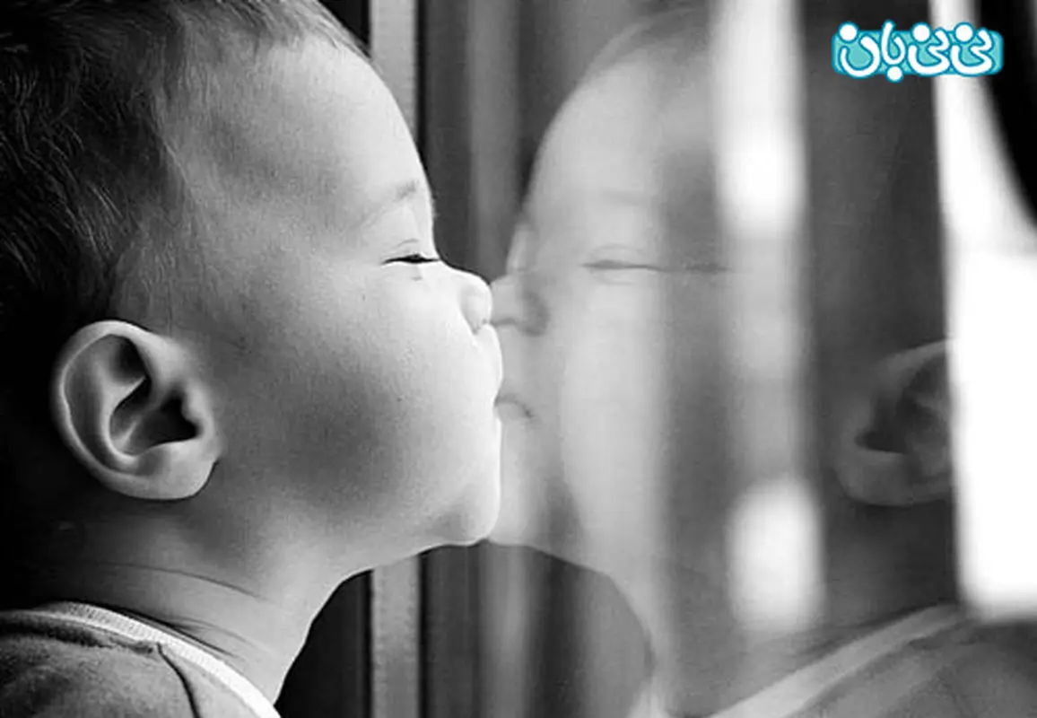 بردن نوزاد جلوی آینه، خود را تشخیص می دهد؟