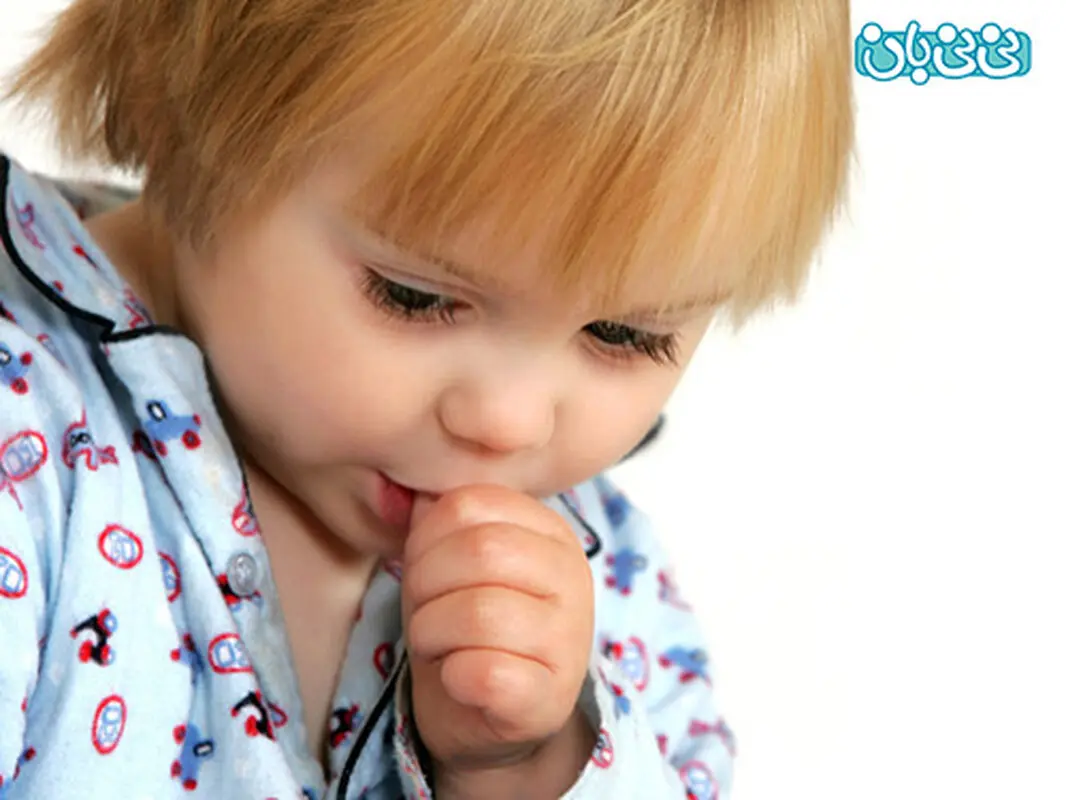 انگشت مکیدن کودک، چگونه ترک می‌شود؟