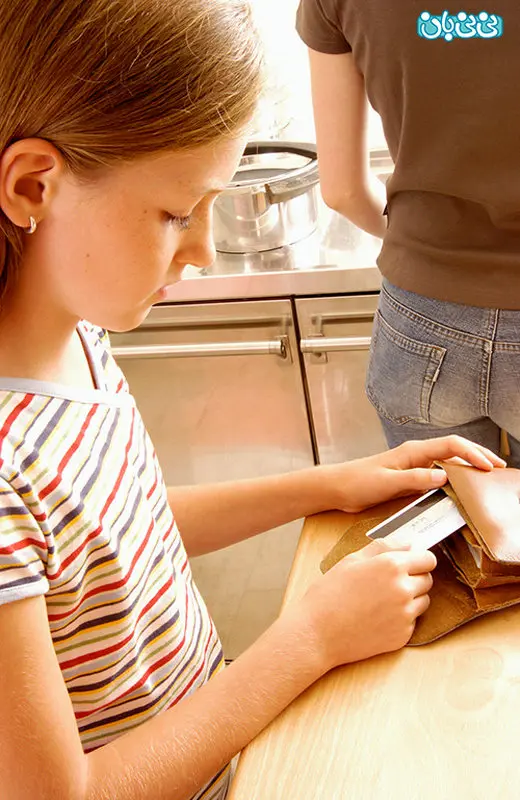 دست کجی در کودکان، علت چیست؟