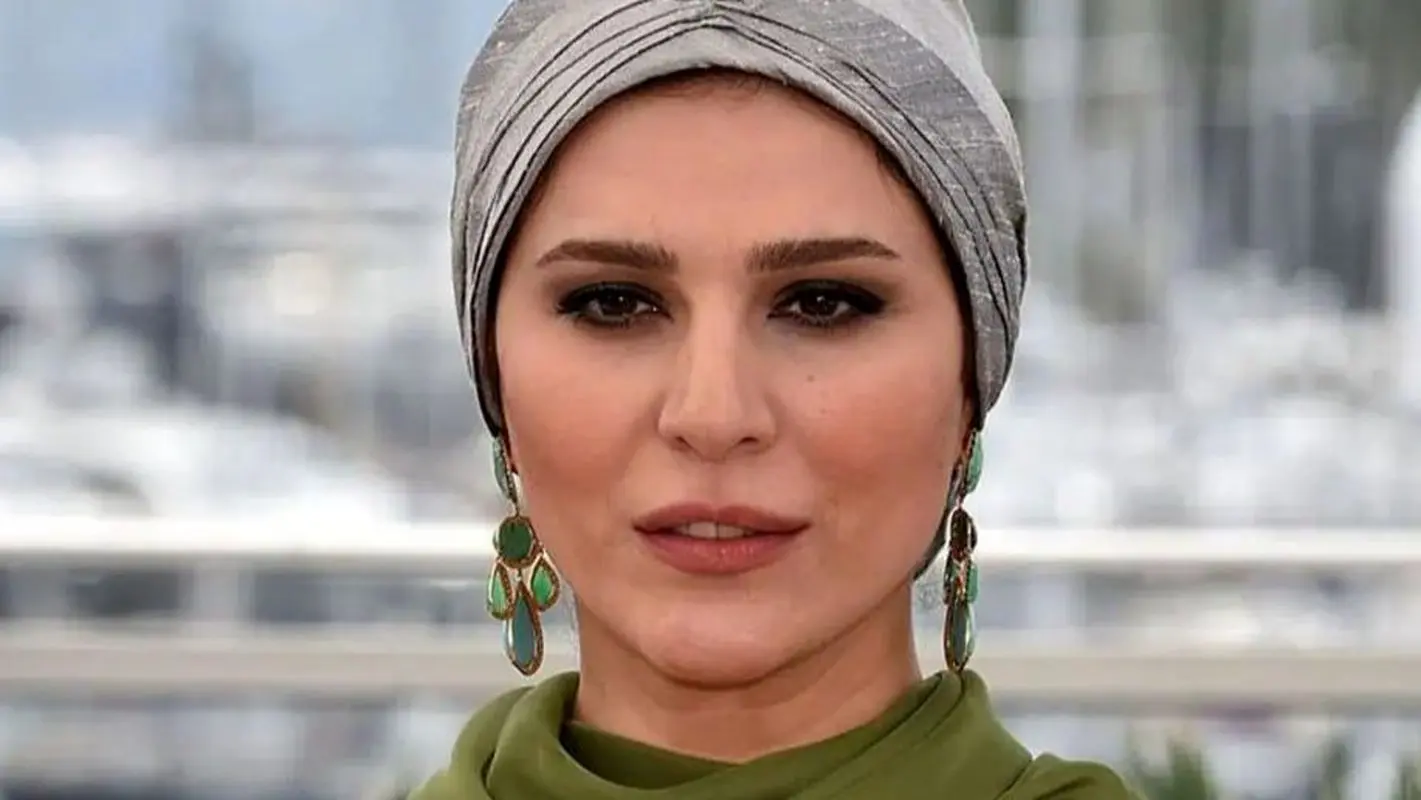 مد جدید بازیگران: سحر دولتشاهی با لباس رزم ایرانی!