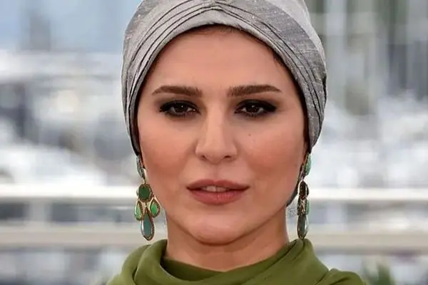 مد جدید بازیگران: سحر دولتشاهی با لباس رزم ایرانی!