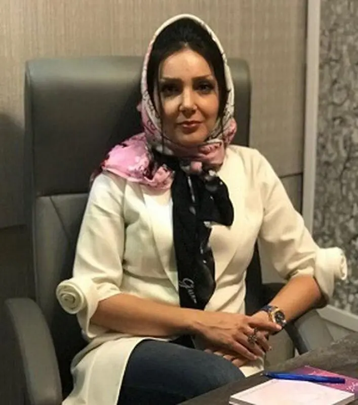 دکتر ندا حاجیها، متخصص زنان و زایمان تهران