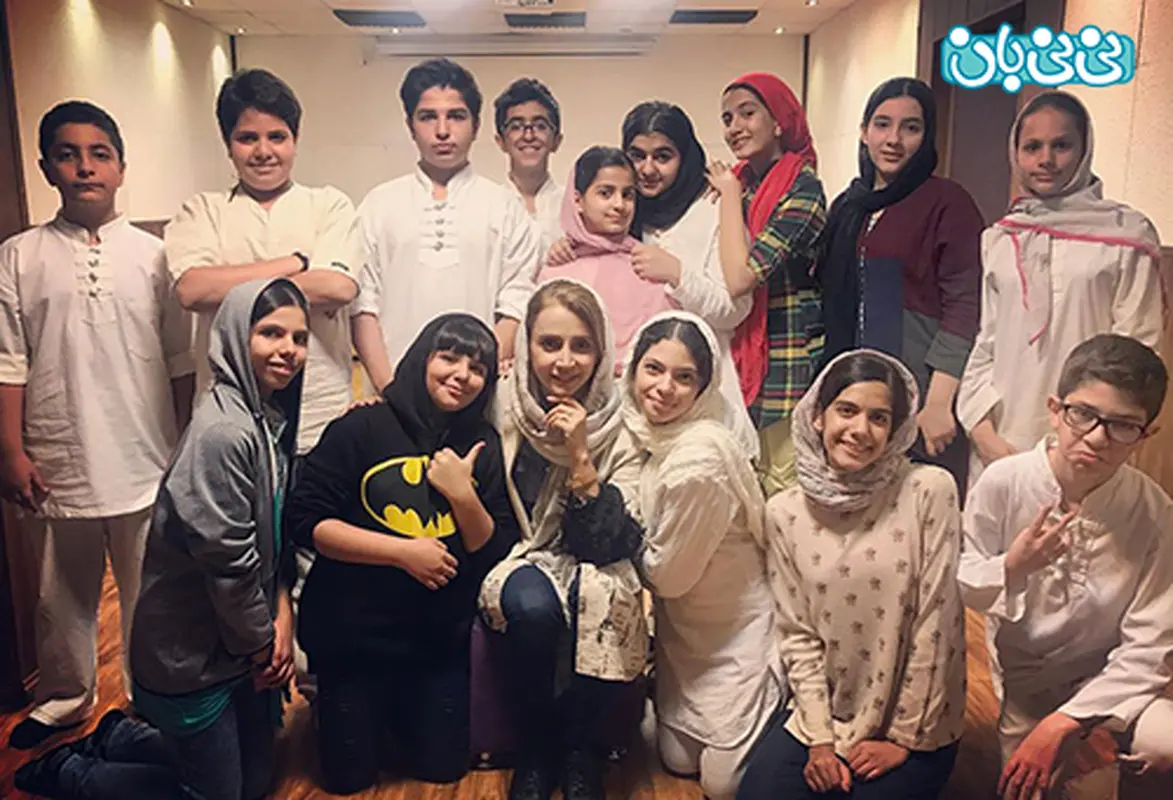 کودکی شبنم قلی خانی، پیچیده در قصه‌های مادربزرگ