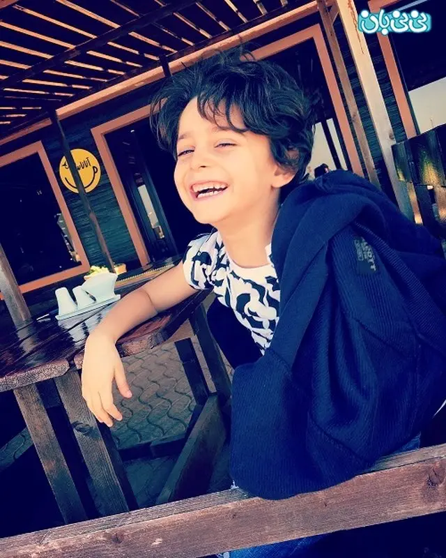 پسر بابک جهانبخش، بخند تا فرشتگان به رقص آیند!