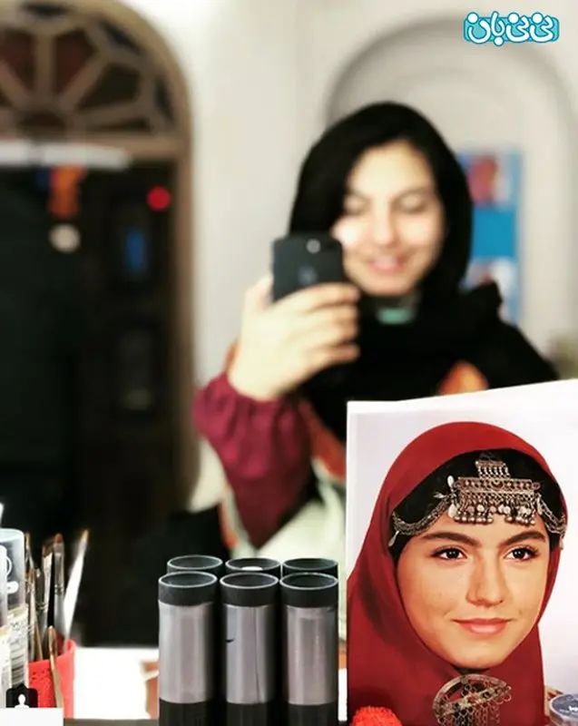 اینستاگرام نیکی نصیریان، کودکی که بانوی عمارت شد
