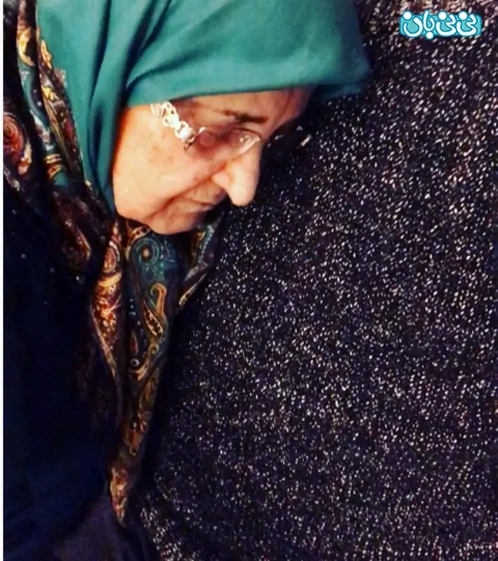 اینستاگرام داریوش فرضیایی، آغوش بی نظیر مادر