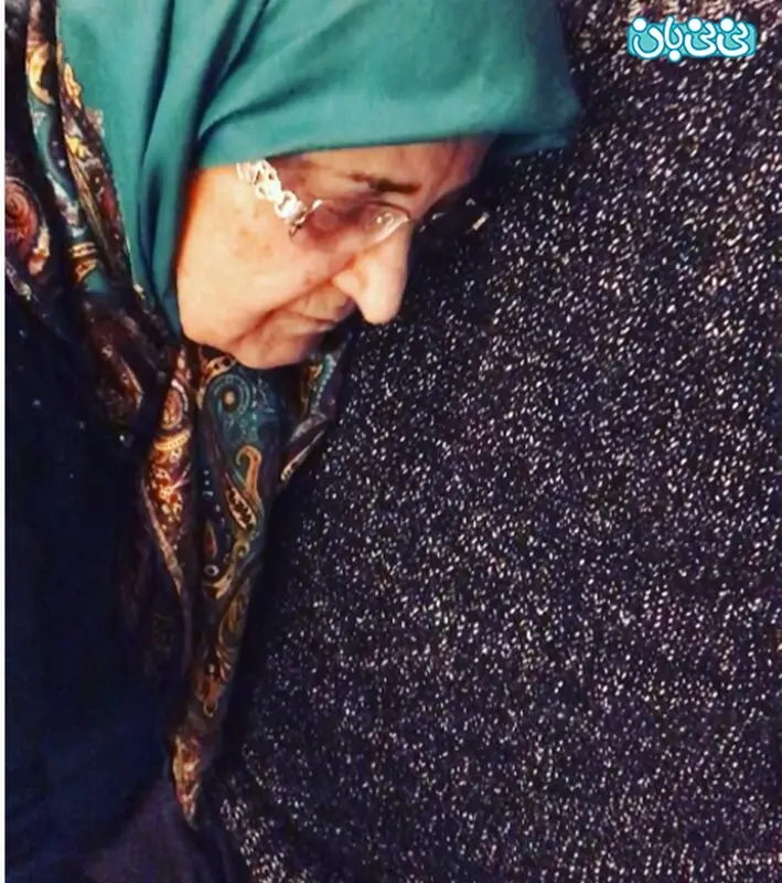 اینستاگرام داریوش فرضیایی، آغوش بی نظیر مادر