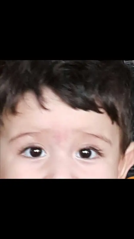 پسرم نه ماهشه، چشماش نرماله؟