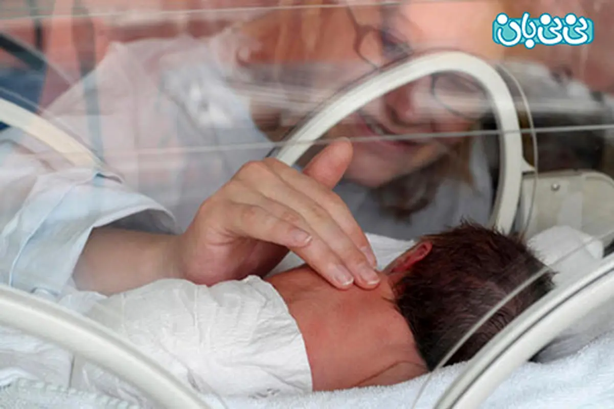 زایمان در هشت ماهگی، نوزاد زنده می‌ماند؟