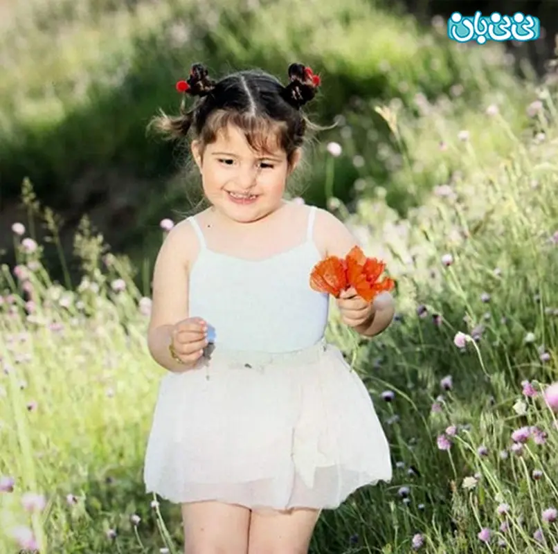 خسرو حیدری و دخترش، سومین تولد دور از روشنا
