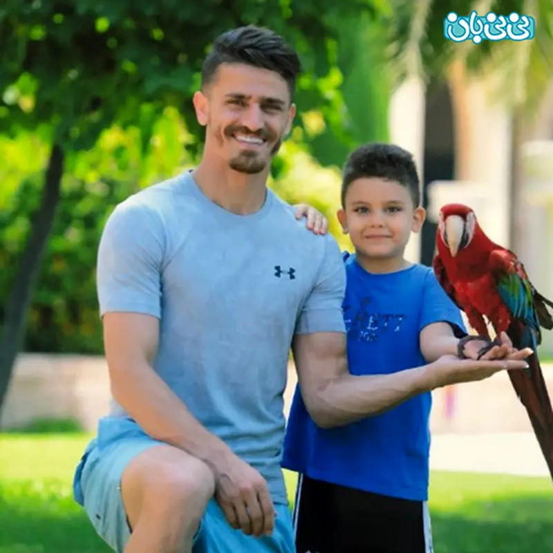 وریا غفوری و فرزندانش، هافبک استقلال و دنیای پدرانه اش