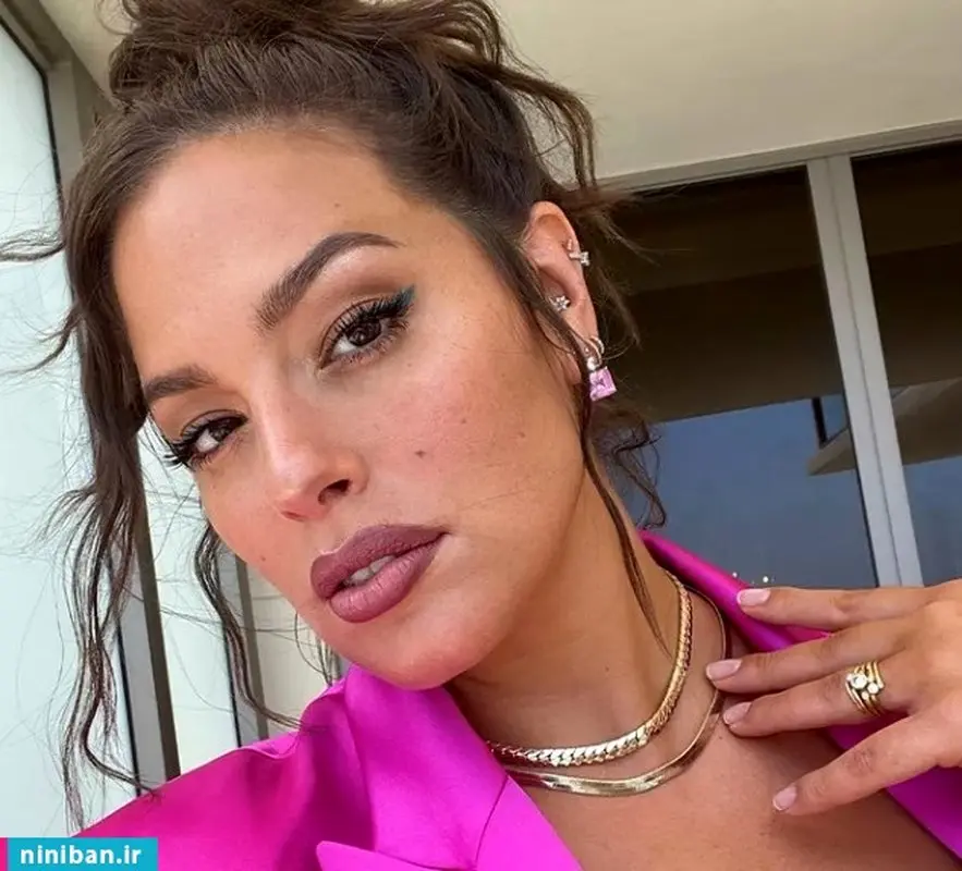 بارداری و زایمان اشلی گراهام، مدل