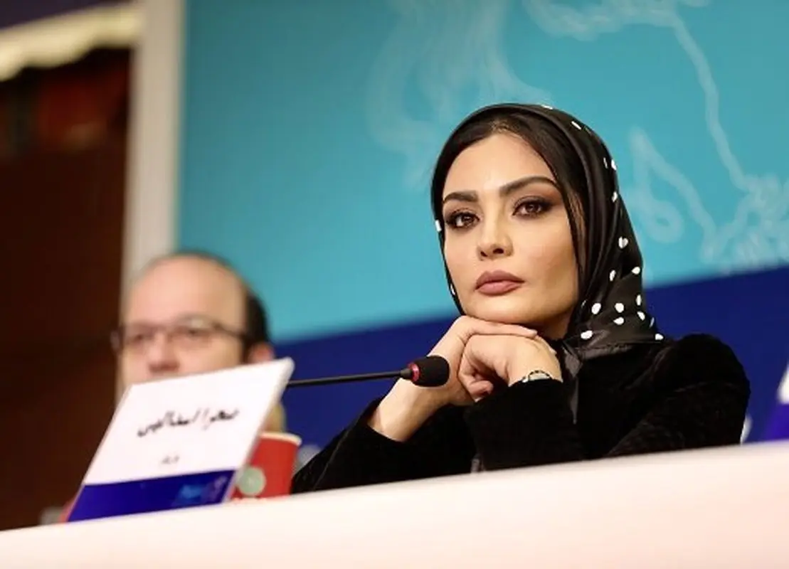 جشن تولد خانم بازیگر در وسط خیابان!