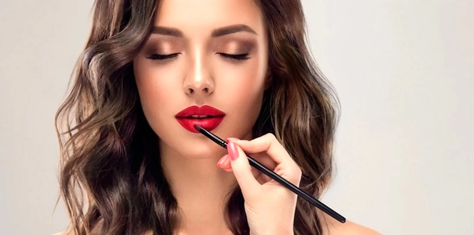 ترفندهای ساده و کاربردی رژ لب زدن که هر خانمی باید بداند!