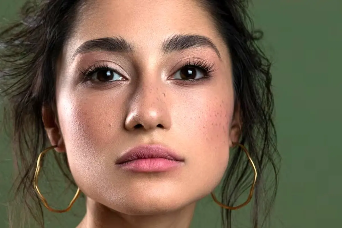 ابروهایت را برندار! زیبایی طبیعی بیشتر طرفدار دارد