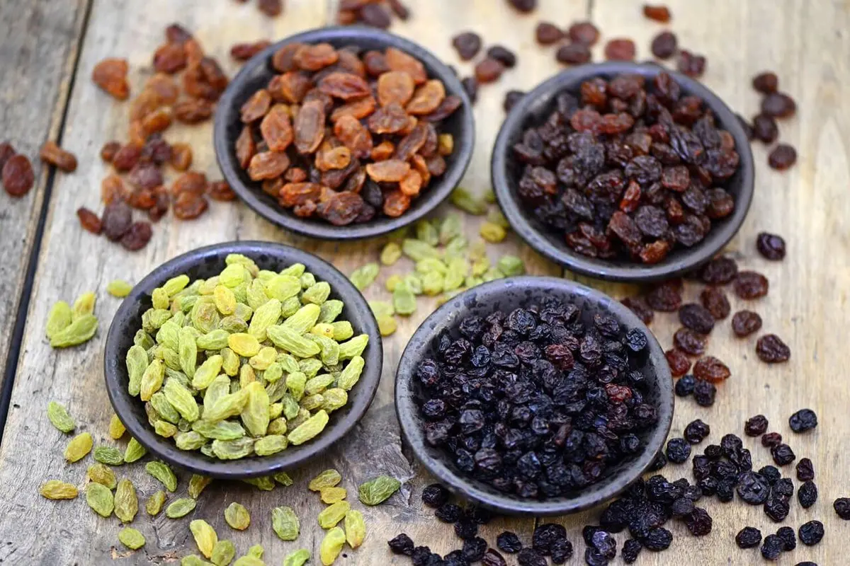 کشمش چه خواصی برای بدن دارد؟