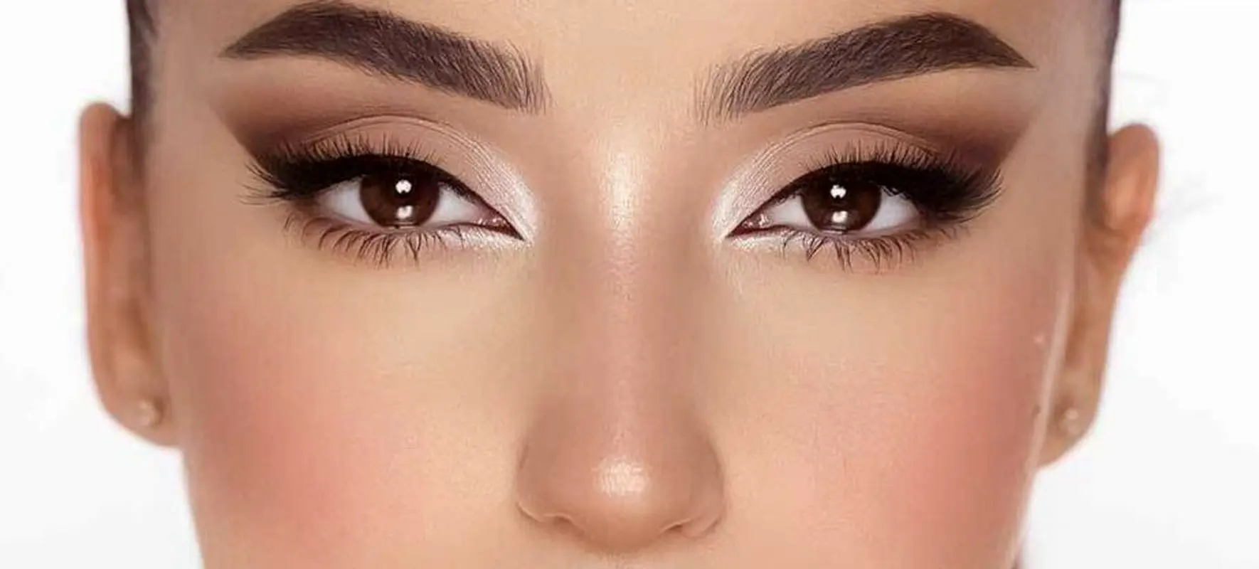 ۹ تکنیک کاربردی برای آرایش چشمپف دار