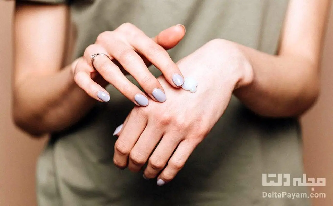 خانم‌ها استفاده از لوسیون بدن از هر نوع کرم مراقبتی ضروری‌تر است!