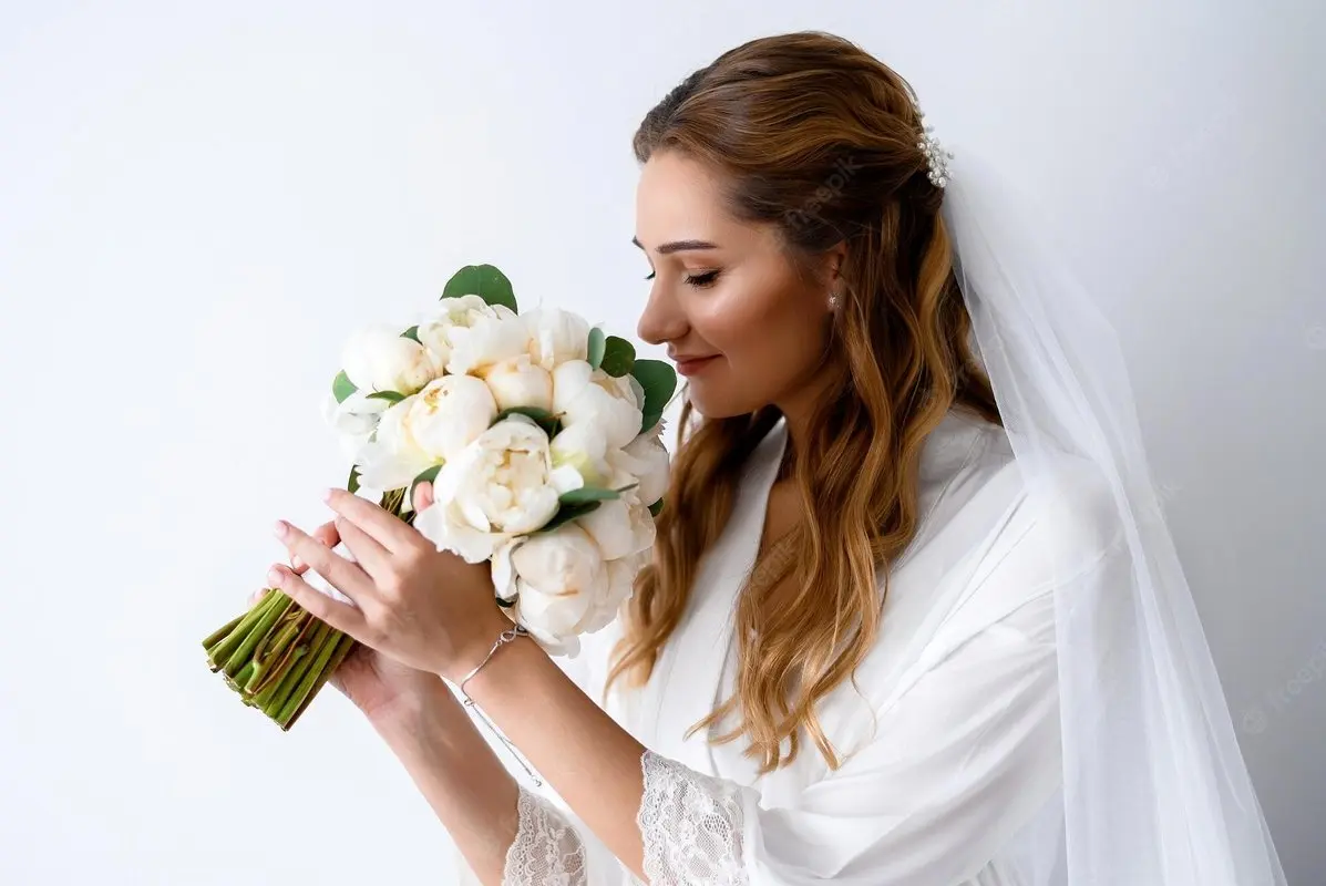 ۴۰ مدل عروس اروپایی با لباس ها و میکاپ های شیک