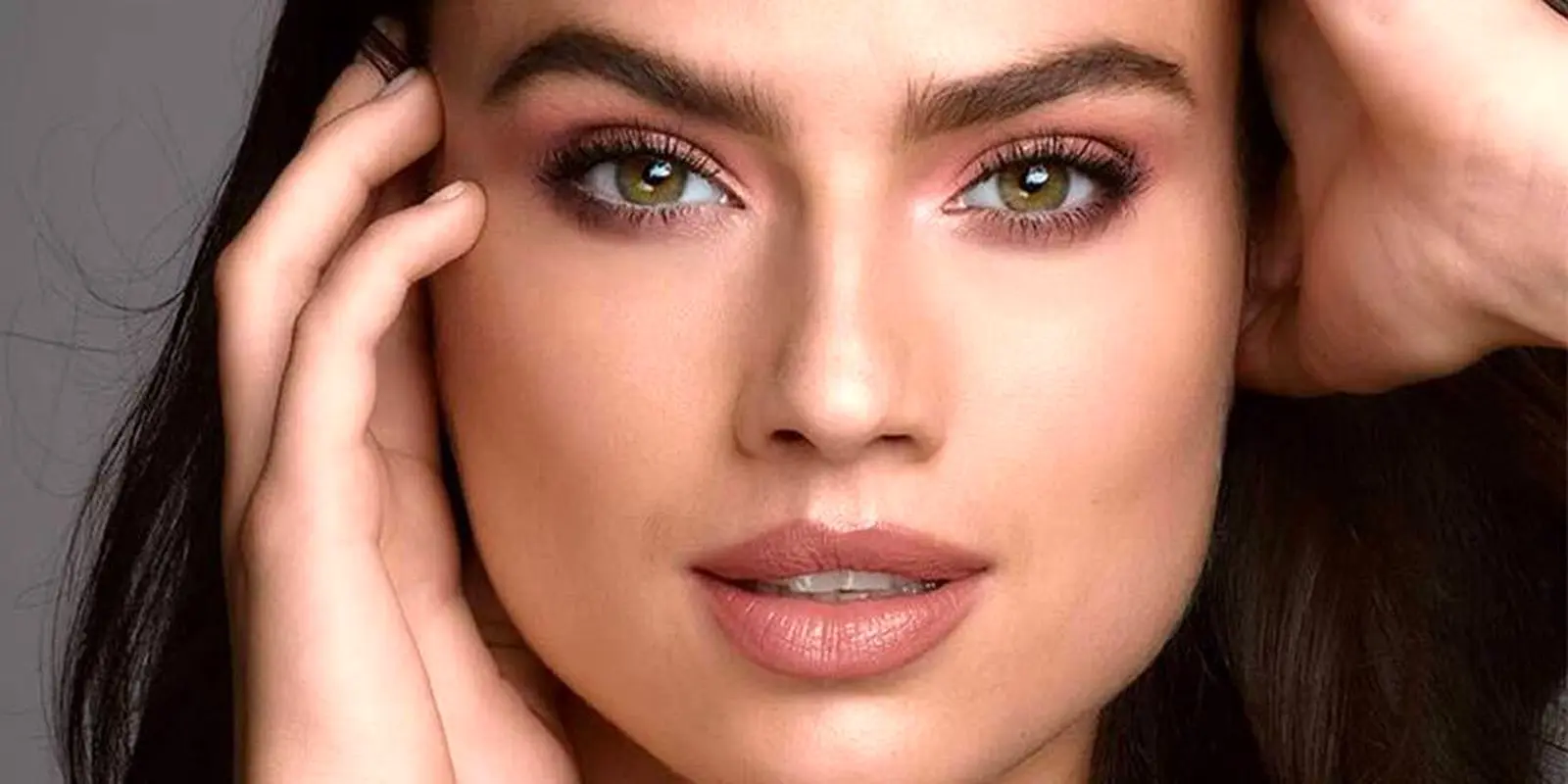 ۵ ترفند ساده برای یکدست شدن آرایش صورت و درخشندگی پوست