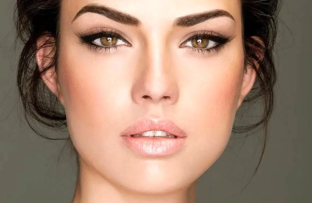 با این ترفندهای آرایشی ساده، دوبرابر زیباتر شوید!
